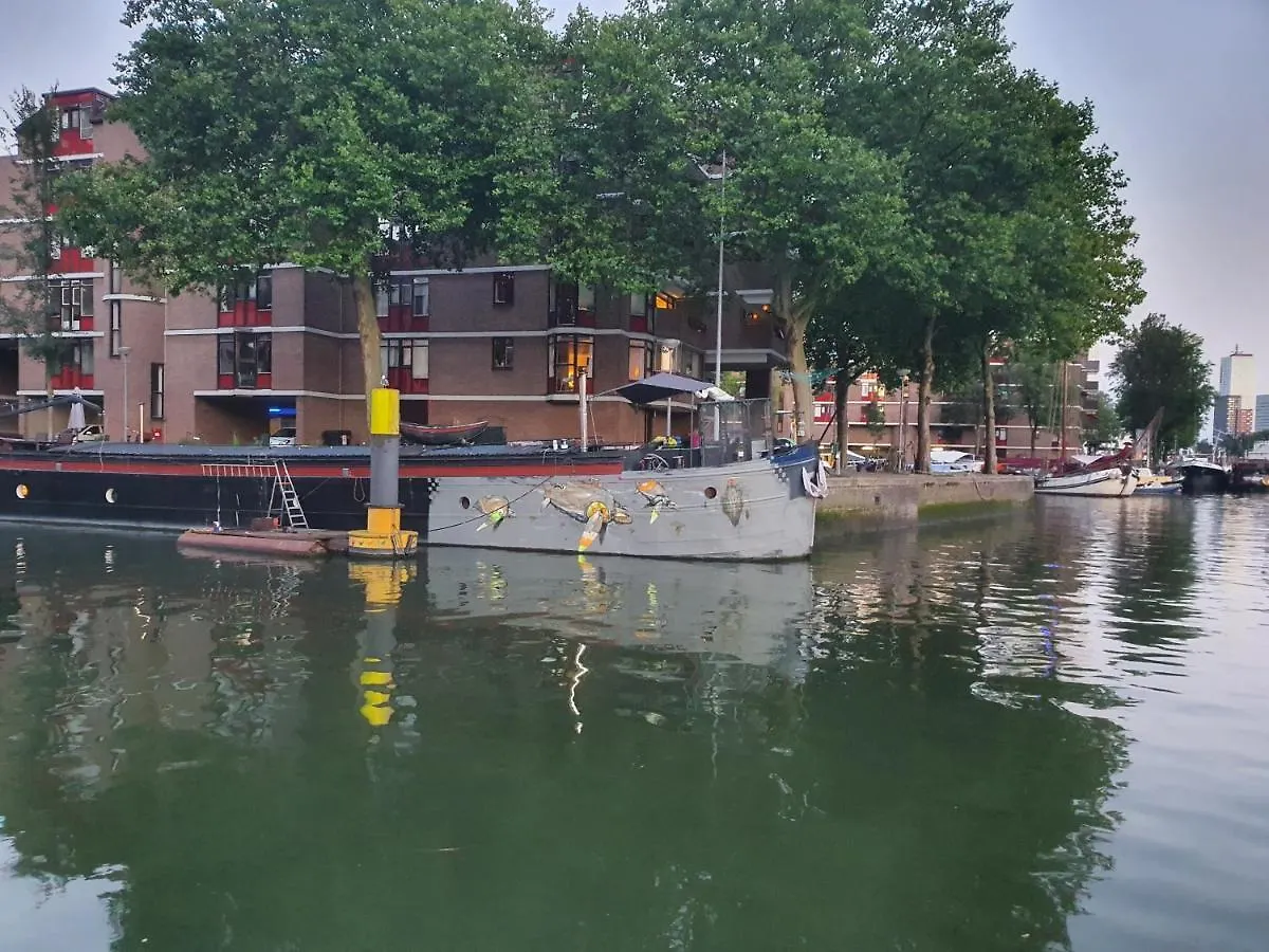 Tekne Houseboat Holiday Apartments Rotterdam