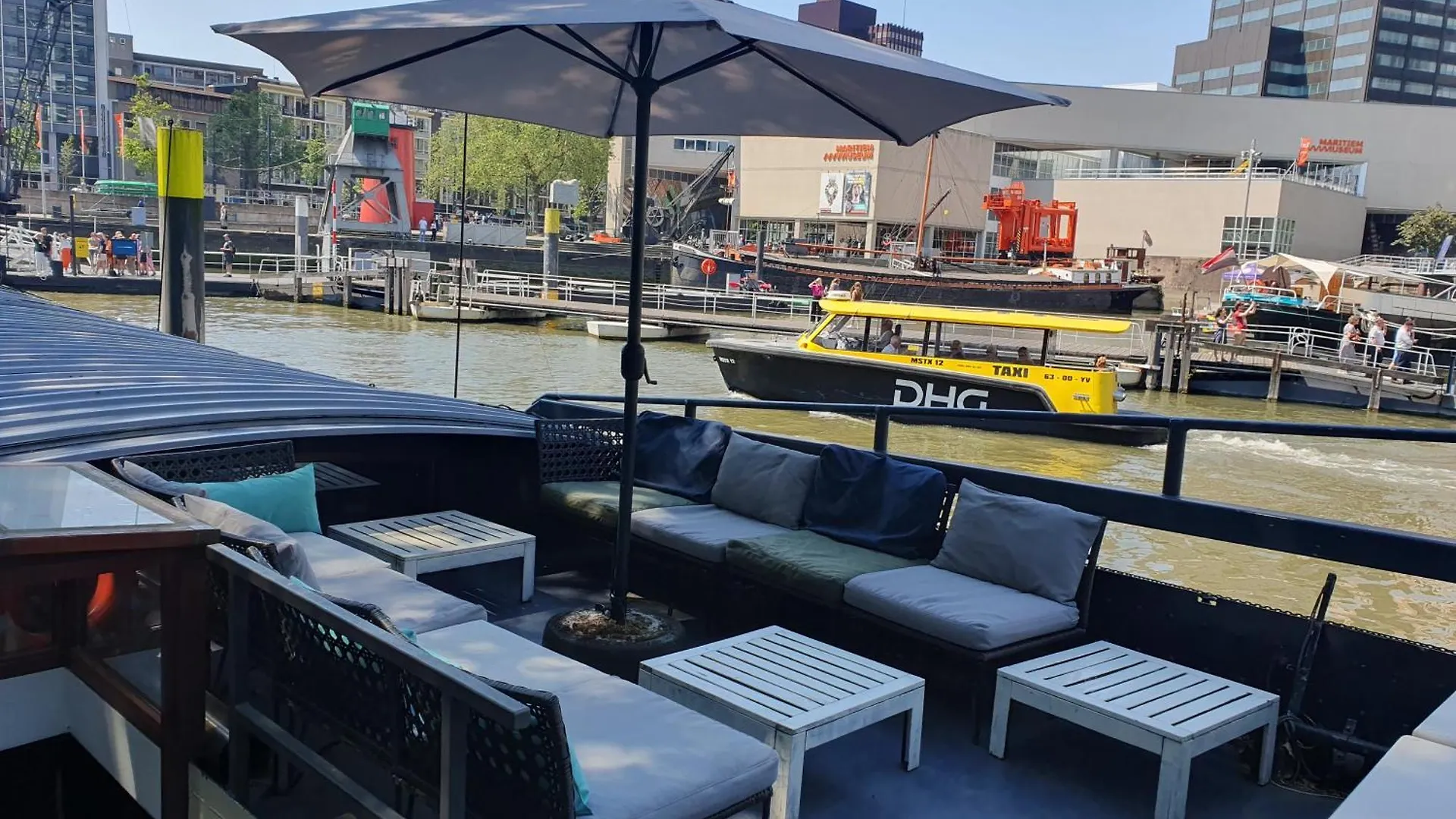 Tekne Houseboat Holiday Apartments Rotterdam