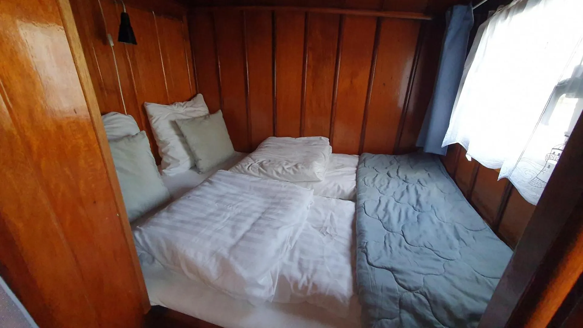 Houseboat Holiday Apartments Rotterdam Tekne