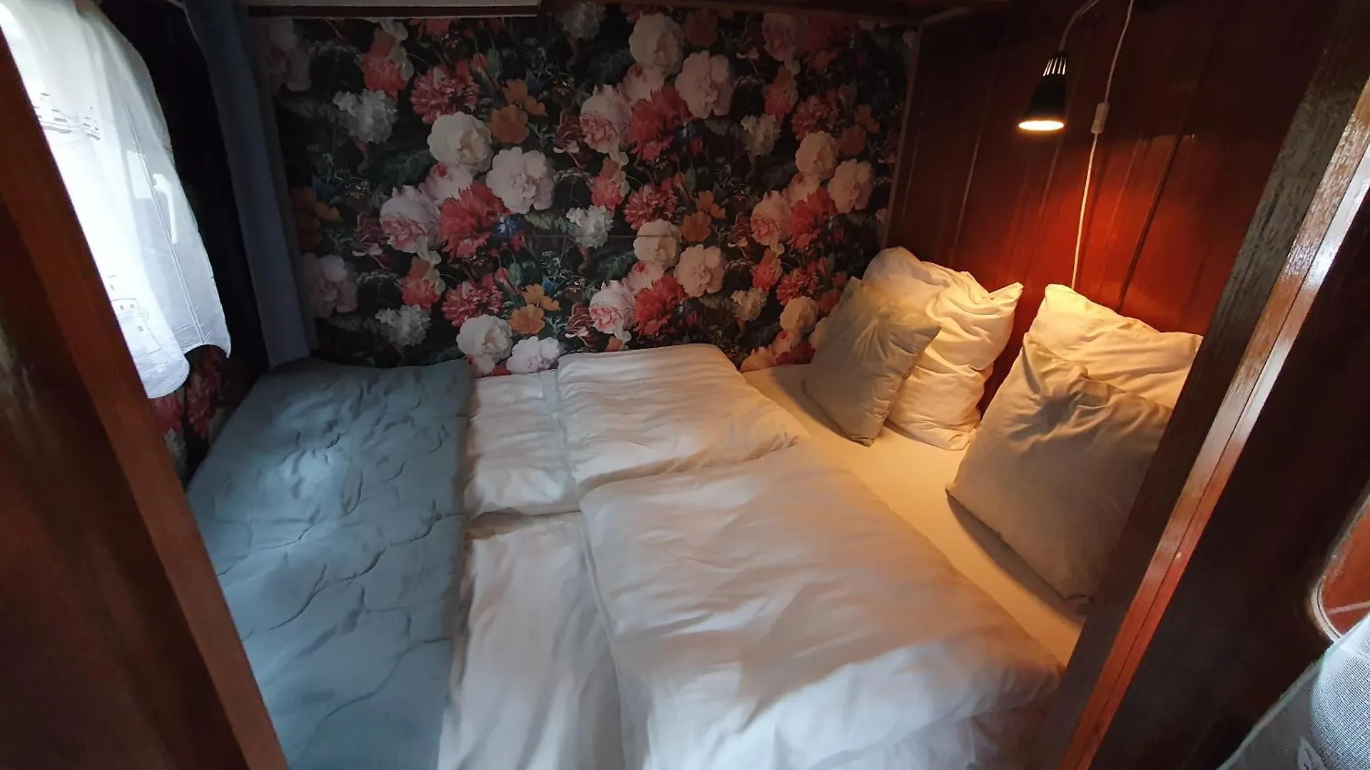 Houseboat Holiday Apartments Rotterdam 0*,  Hollanda