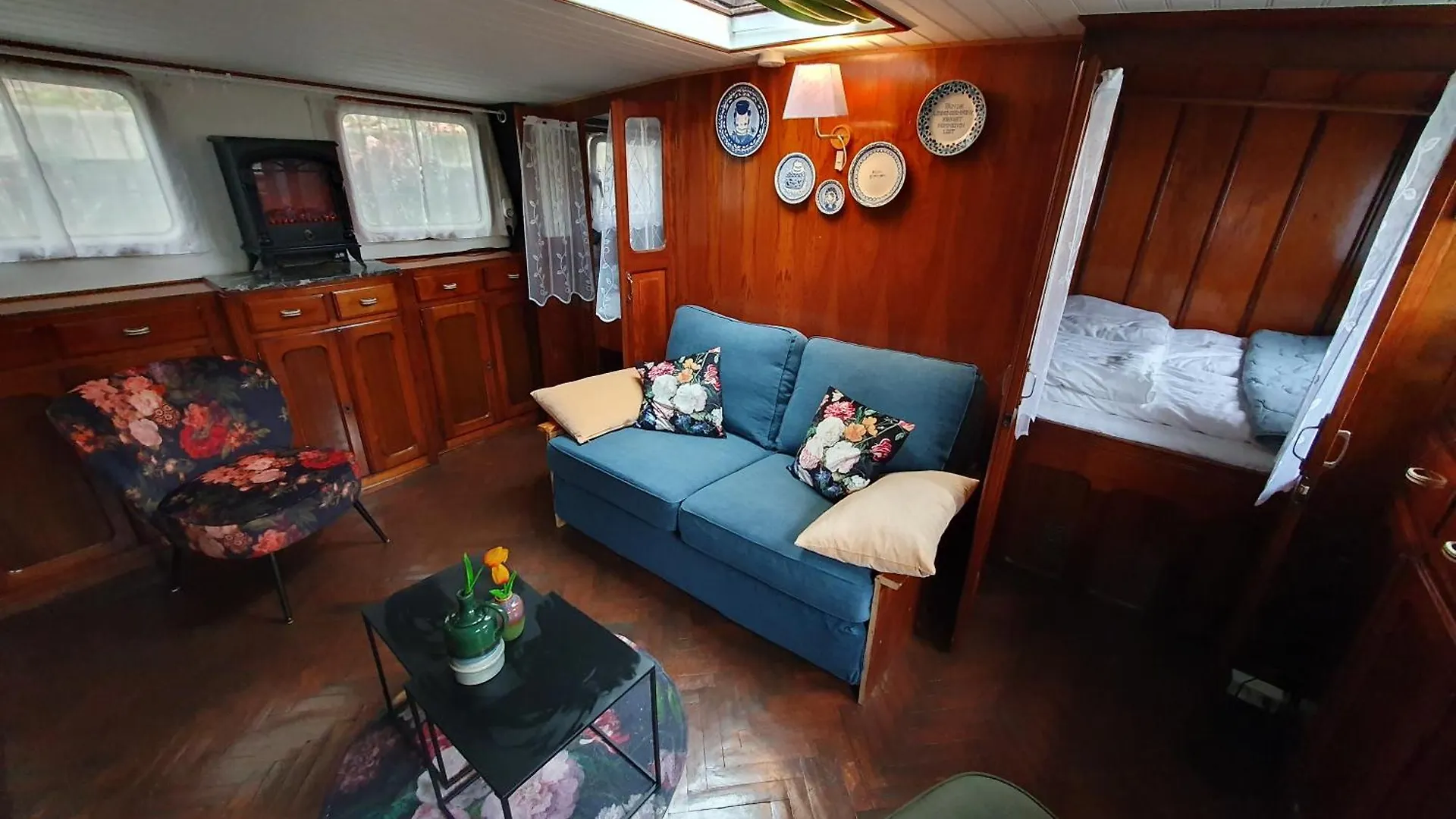 Tekne Houseboat Holiday Apartments Rotterdam